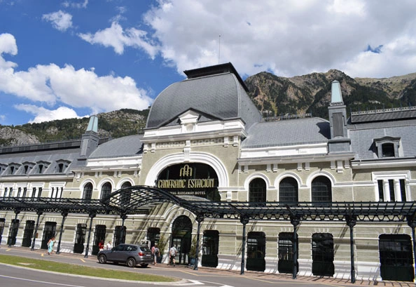 Estación de Canfranc, una de las más bellas y grandes de Europa